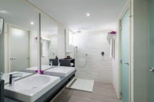 Experience Luxury at the Royal Beachfront 3-Bedroom Apartment in CuraƧao
