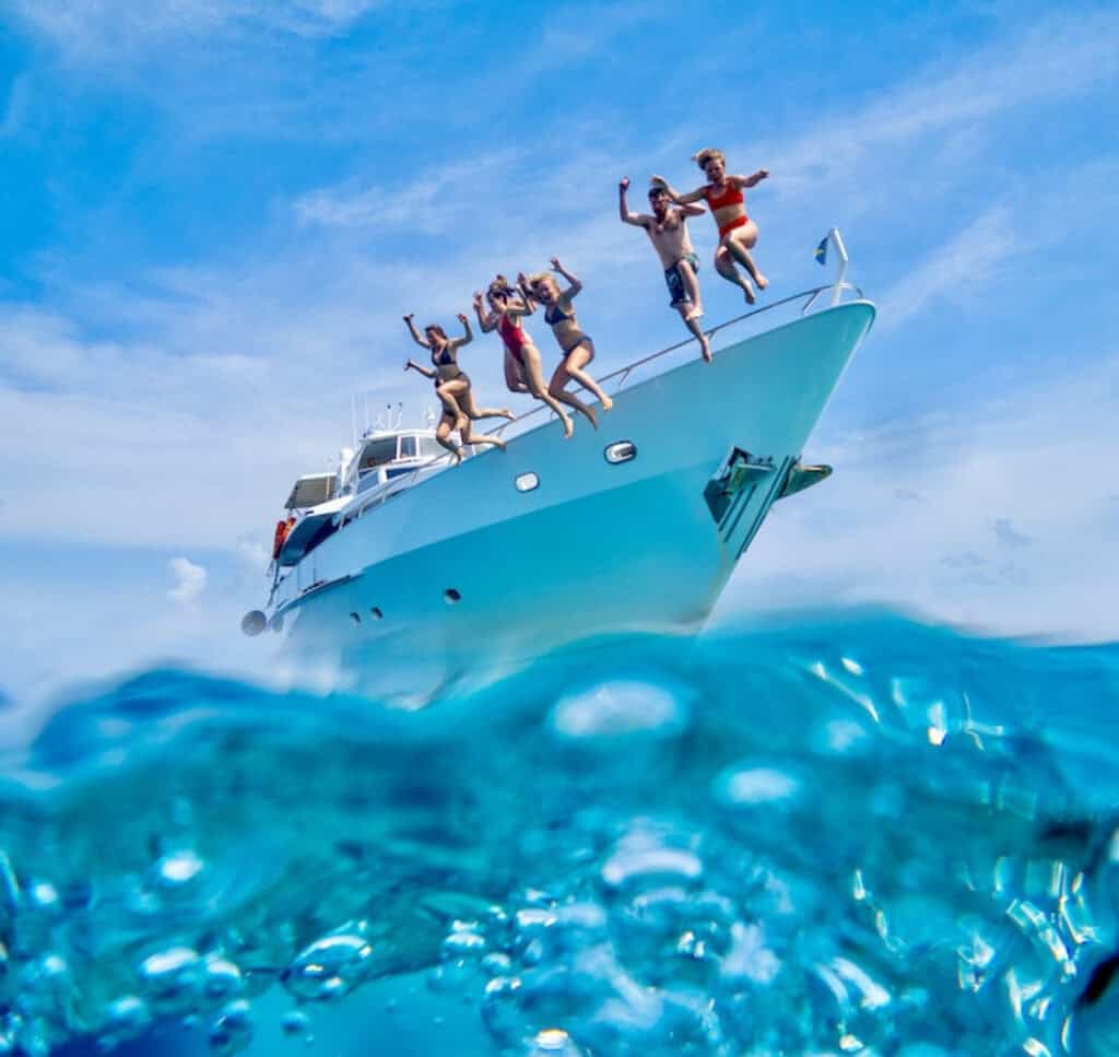Explore the Hidden Gem: Klein Curaçao with Jan Thiel Diving