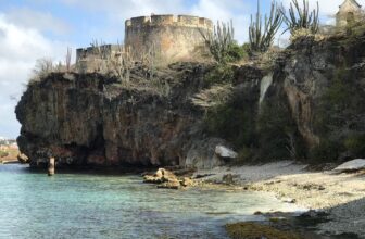 Discover the Beauty of Caracasbay Peninsula and Jan Thiel Lagoon with WannaBike