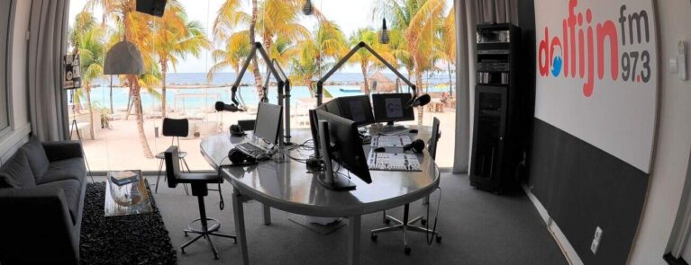 Dolfijn FM