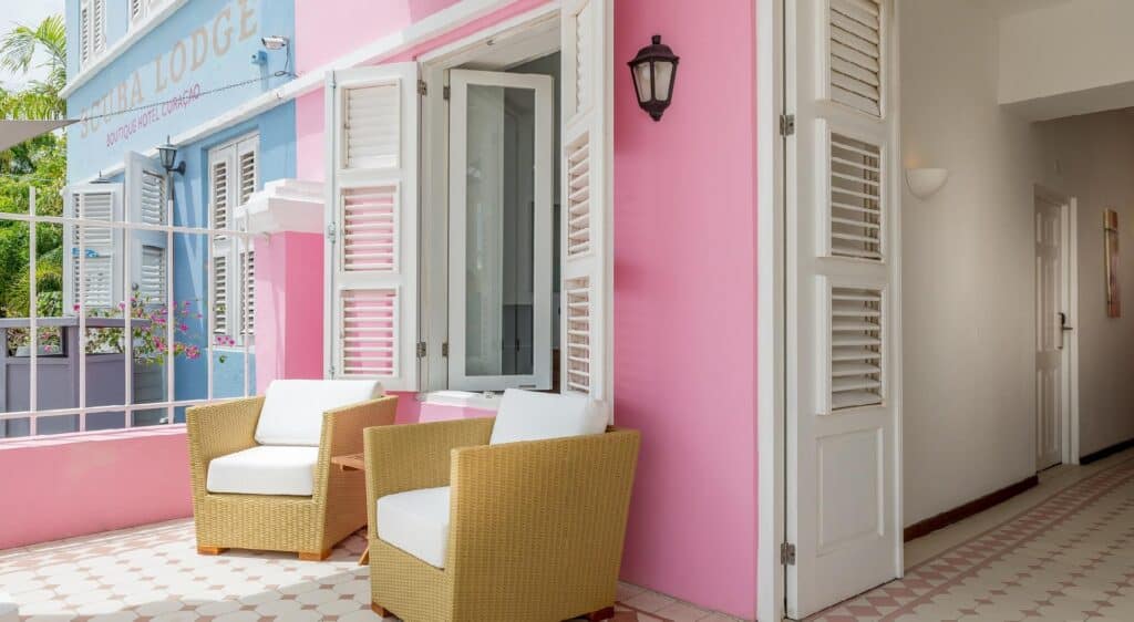 Ervaar luxe en erfgoed bij Scuba Lodge & Ocean Suites op Curaçao