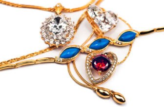 What jewelry is Curacao known for