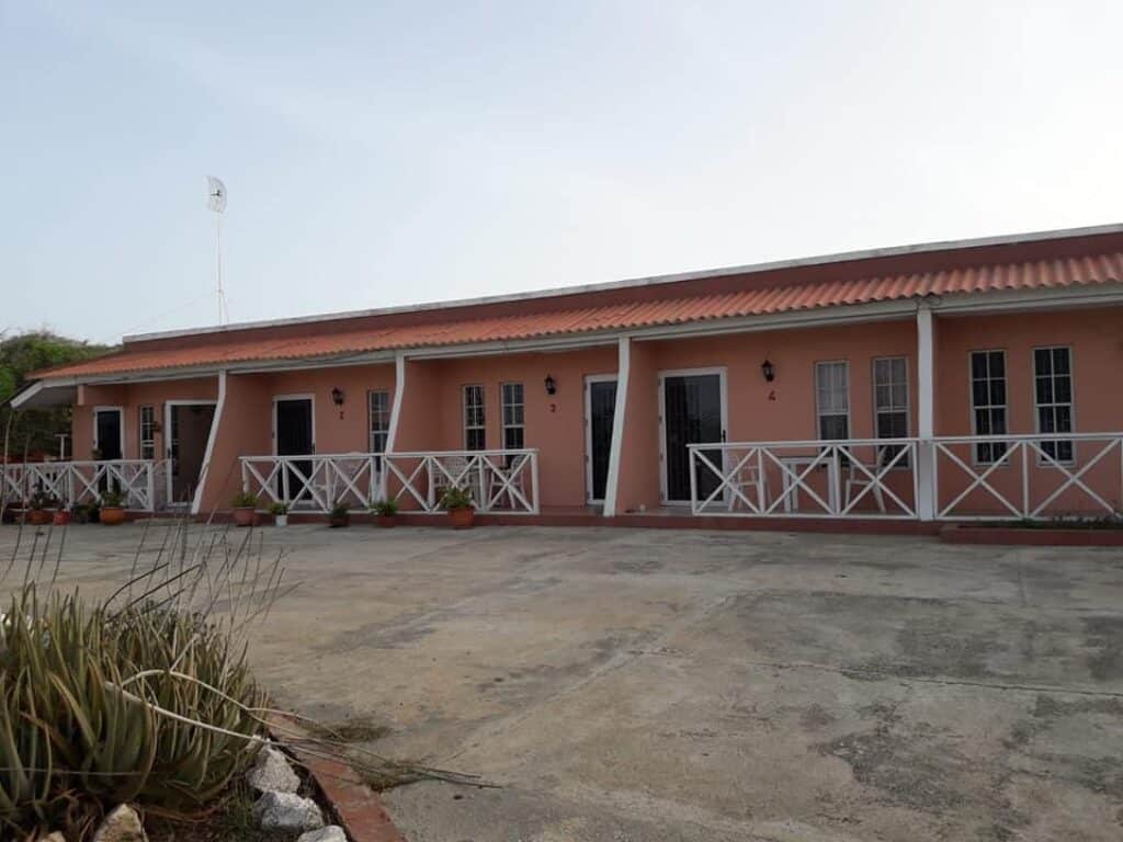 Cer'i Neger Apartments