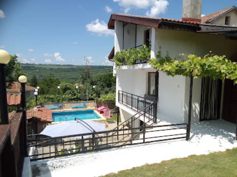Hillside Guesthouse
