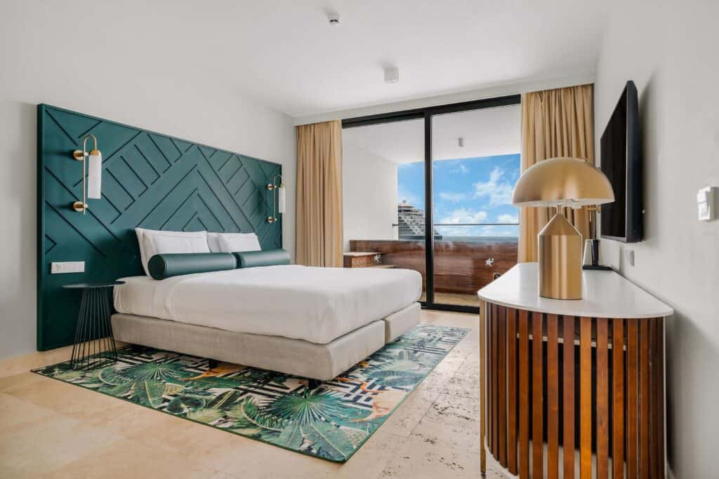 Holiday Beach Resort & Casi