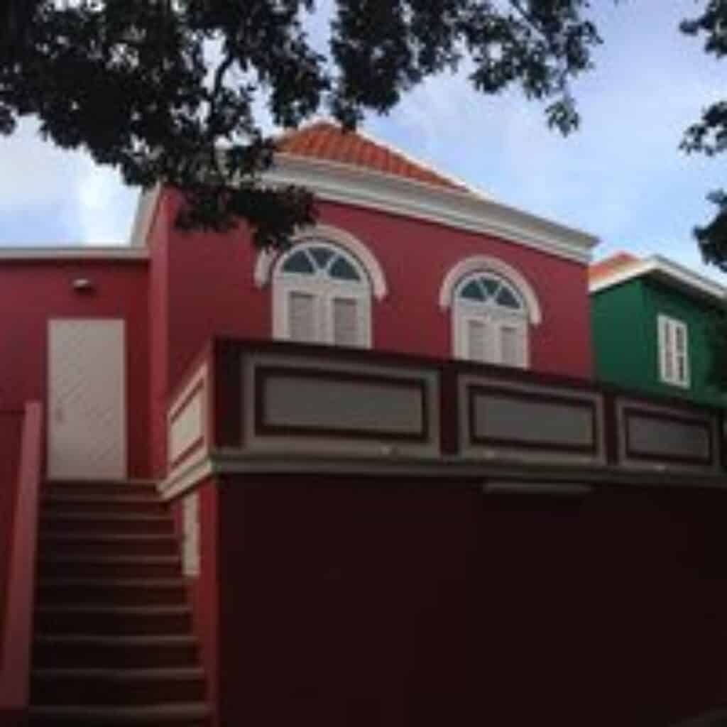 La Orquidea Inn