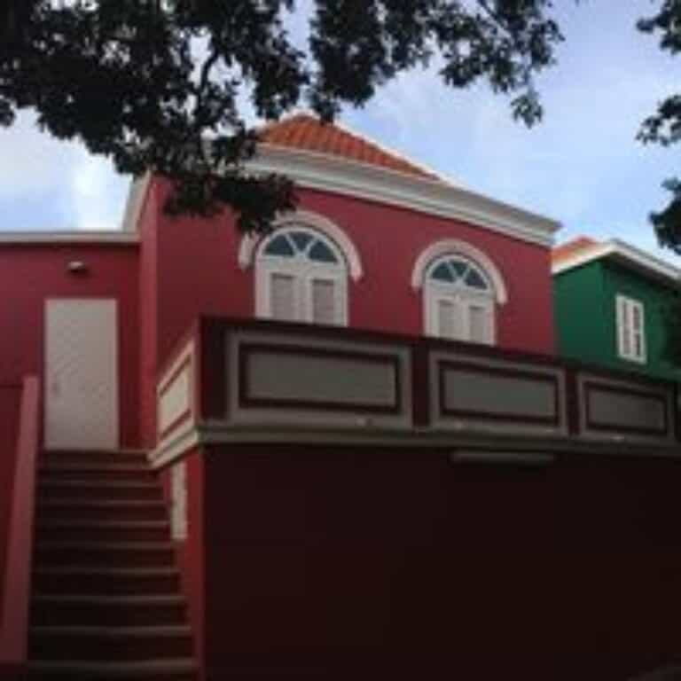 La Orquidea Inn