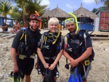 Dive into Adventure: 2 Tanks Shore Diving at Tugboat Beach, Curaçao
