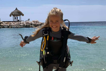 Programa PADI Bubble Maker: Diversión Bajo el Agua para Niños en Jan Thiel Diving