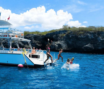 Tugboat Wreck and Spanish Waters Private Boat Trip in Curaçao